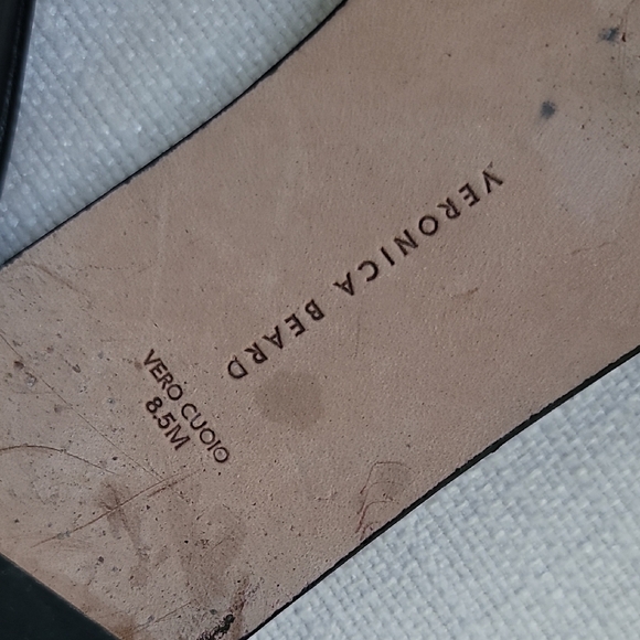 Veronica Beard Black Leather Slide - Picture 5 of 5